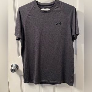 Under armour mens Small loose Fit Tee